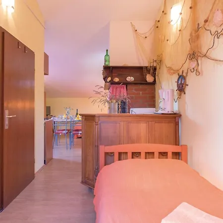 Apartment Amazing In Valbandon With Wifi *