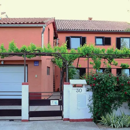 Amazing In Valbandon With Wifi Apartment Fazana