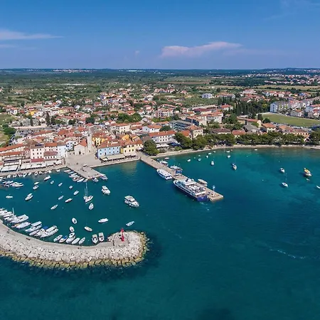 Apartment Amazing In Valbandon With Wifi Fazana