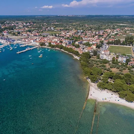 Apartment Amazing In Valbandon With Wifi